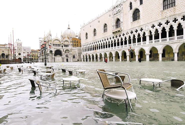 意大利威尼斯海水倒灌（威尼斯为意大利最大海港）